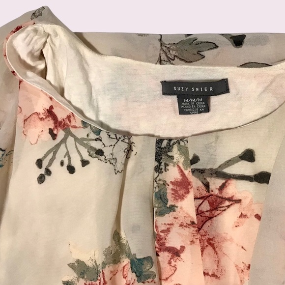 🌟SALE 2/$10.00‼️ SUZY SHIER Women’s Floral short sleeve Batwing Blouse size M - Picture 6 of 6